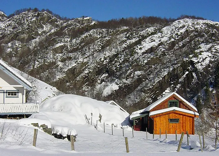 6 Person In Akra-by Traum * Kyrping